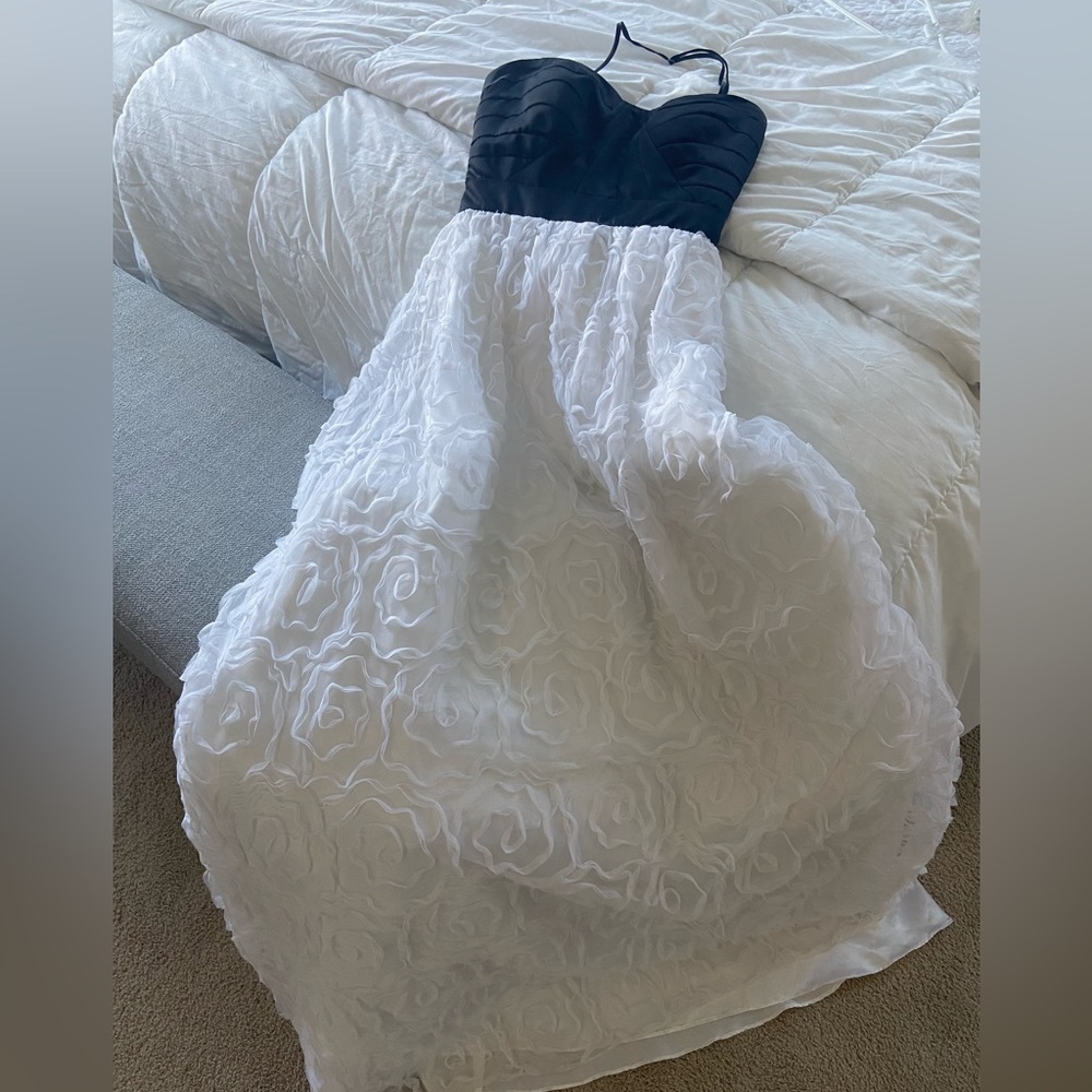 Beautiful prom dress!!! Worn only once!